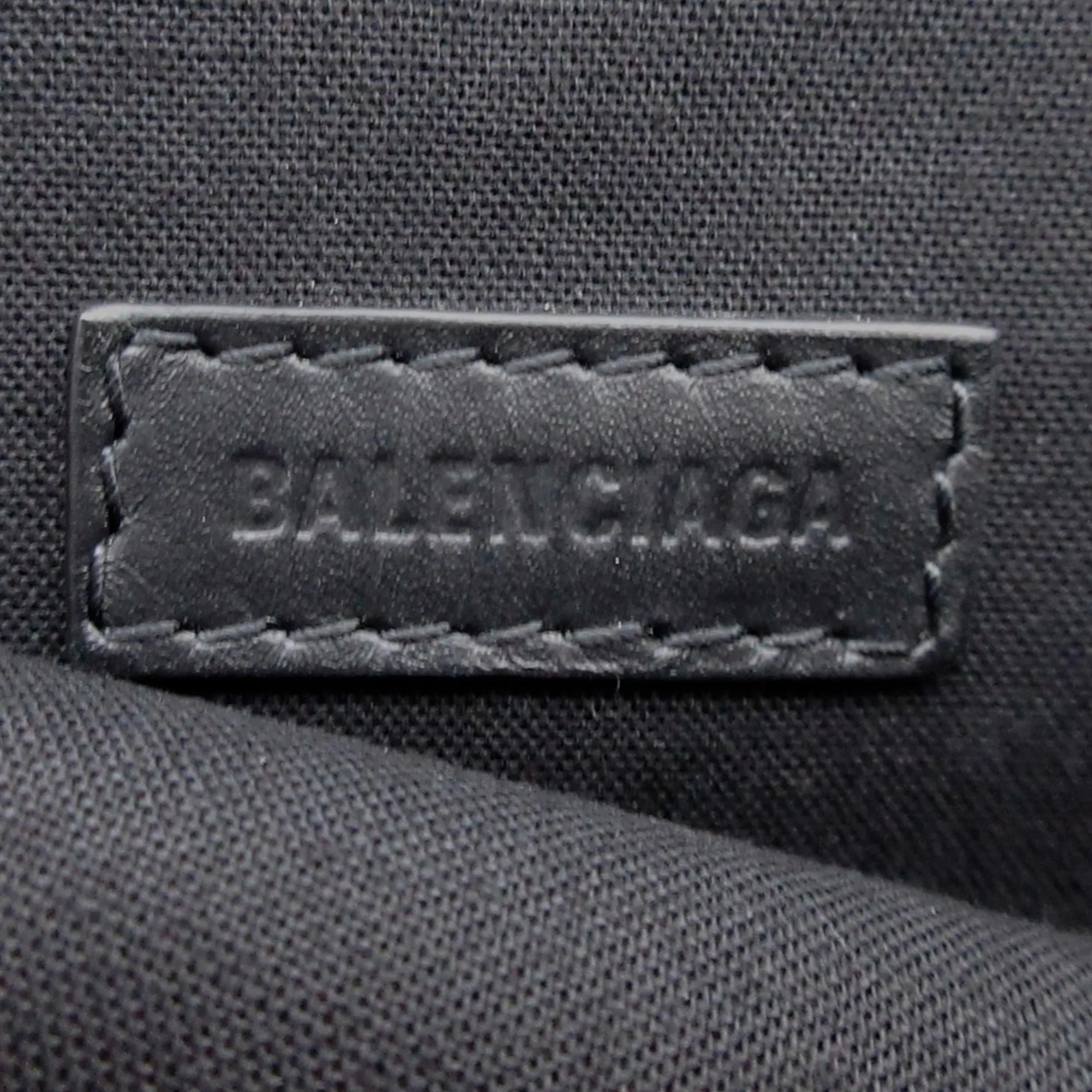 Balenciaga Navy Clip M Clutch (SHG-UfviK9)