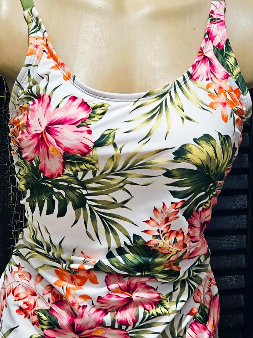 BEAUTIFUL HIBISCUS & PALM LEAVES SWIMSUIT WITH FABULOUS BACK - PERFECT FOR HOT SUMMER DAYS!