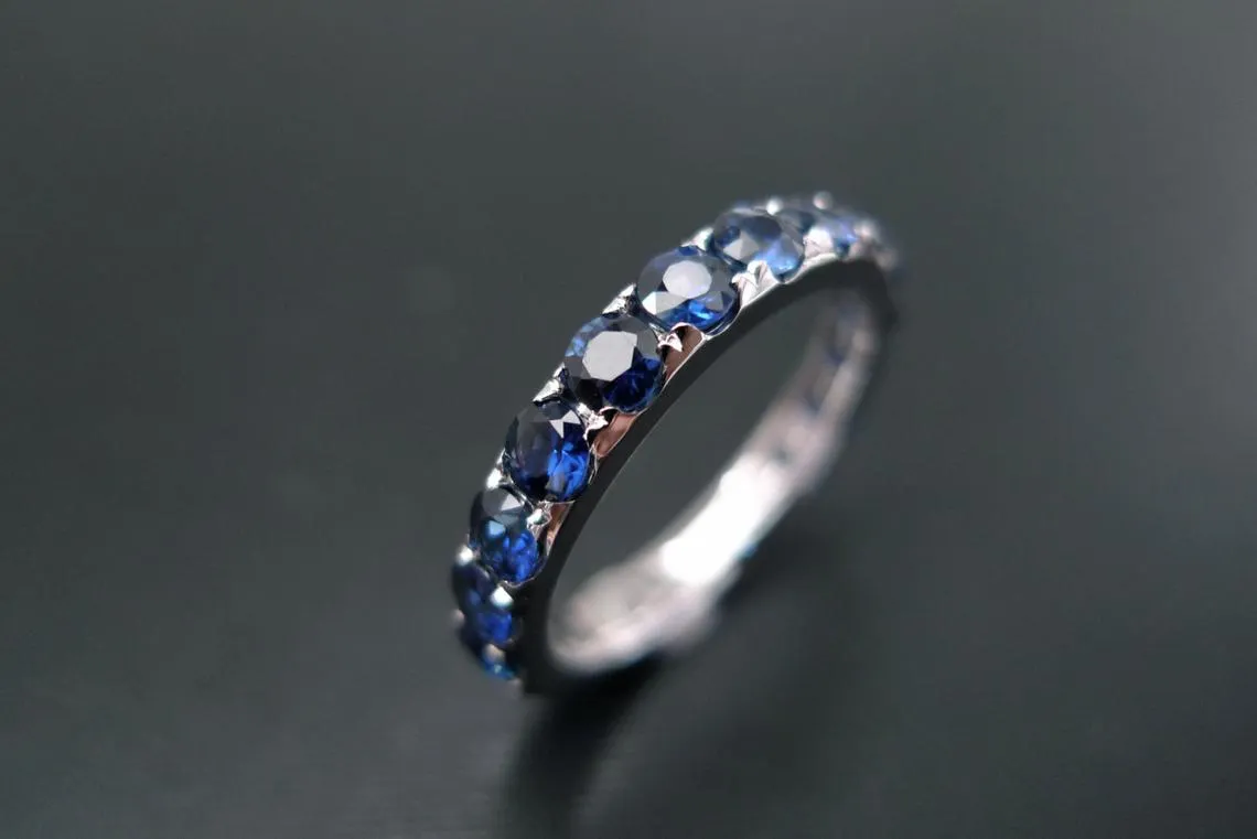 Blue Sapphire Ring in White Gold