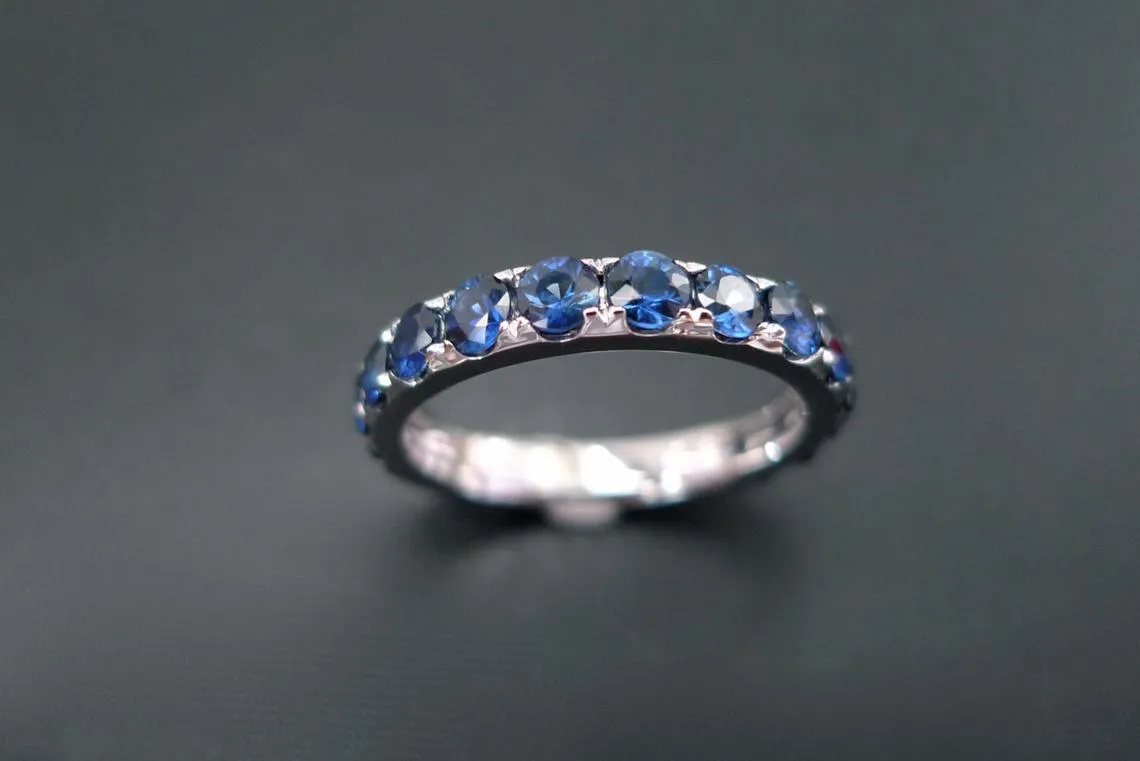 Blue Sapphire Ring in White Gold