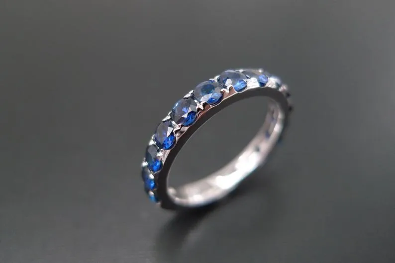 Blue Sapphire Ring in White Gold