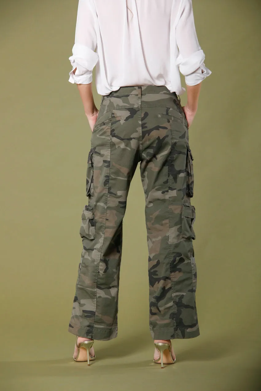 New Hunter women's cargo pants in cotton twill with camouflage print relaxed