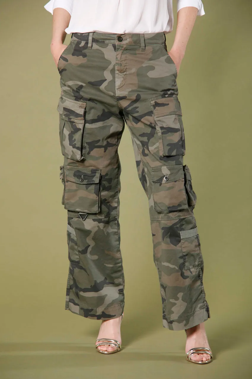 New Hunter women's cargo pants in cotton twill with camouflage print relaxed